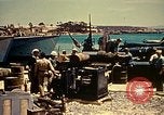 Standbild Matrose der US Navy im Hafen von Tunis Tunis Tunesien Tunis Port, 1943, aus Sekunde 61 historischem Filmmaterial Videoclip 65675020441
