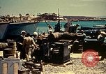 Standbild Matrose der US Navy im Hafen von Tunis Tunis Tunesien Tunis Port, 1943, aus Sekunde 62 historischem Filmmaterial Videoclip 65675020441