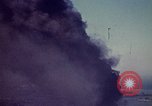 Standbild Bombardierung alliierter Schiffe im Hafen von Tunis Tunis Tunesien Tunis Port, 1943, aus Sekunde 3 historischem Filmmaterial Videoclip 65675020443