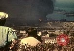 Standbild Bombardierung alliierter Schiffe im Hafen von Tunis Tunis Tunesien Tunis Port, 1943, aus Sekunde 10 historischem Filmmaterial Videoclip 65675020443