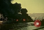 Standbild Bombardierung alliierter Schiffe im Hafen von Tunis Tunis Tunesien Tunis Port, 1943, aus Sekunde 13 historischem Filmmaterial Videoclip 65675020443