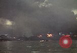 Standbild Bombardierung alliierter Schiffe im Hafen von Tunis Tunis Tunesien Tunis Port, 1943, aus Sekunde 23 historischem Filmmaterial Videoclip 65675020443