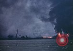 Standbild Bombardierung alliierter Schiffe im Hafen von Tunis Tunis Tunesien Tunis Port, 1943, aus Sekunde 33 historischem Filmmaterial Videoclip 65675020443