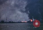 Standbild Bombardierung alliierter Schiffe im Hafen von Tunis Tunis Tunesien Tunis Port, 1943, aus Sekunde 34 historischem Filmmaterial Videoclip 65675020443