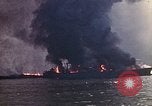 Standbild Bombardierung alliierter Schiffe im Hafen von Tunis Tunis Tunesien Tunis Port, 1943, aus Sekunde 38 historischem Filmmaterial Videoclip 65675020443