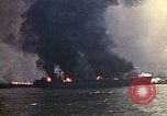 Standbild Bombardierung alliierter Schiffe im Hafen von Tunis Tunis Tunesien Tunis Port, 1943, aus Sekunde 39 historischem Filmmaterial Videoclip 65675020443
