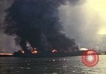 Standbild Bombardierung alliierter Schiffe im Hafen von Tunis Tunis Tunesien Tunis Port, 1943, aus Sekunde 40 historischem Filmmaterial Videoclip 65675020443