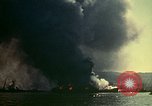 Standbild Bombardierung alliierter Schiffe im Hafen von Tunis Tunis Tunesien Tunis Port, 1943, aus Sekunde 43 historischem Filmmaterial Videoclip 65675020443