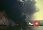 Standbild Bombardierung alliierter Schiffe im Hafen von Tunis Tunis Tunesien Tunis Port, 1943, aus Sekunde 47 historischem Filmmaterial Videoclip 65675020443