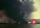 Standbild Bombardierung alliierter Schiffe im Hafen von Tunis Tunis Tunesien Tunis Port, 1943, aus Sekunde 50 historischem Filmmaterial Videoclip 65675020443