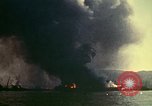 Standbild Bombardierung alliierter Schiffe im Hafen von Tunis Tunis Tunesien Tunis Port, 1943, aus Sekunde 52 historischem Filmmaterial Videoclip 65675020443