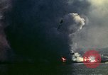 Standbild Bombardierung alliierter Schiffe im Hafen von Tunis Tunis Tunesien Tunis Port, 1943, aus Sekunde 59 historischem Filmmaterial Videoclip 65675020443