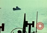 Immagine di Grandi dimensioni NEGLI STATI UNITI Landing Craft Fanteria Inghilterra, 1944, secondo 6 filmato di repertorio 65675020452