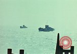 Immagine di Grandi dimensioni NEGLI STATI UNITI Landing Craft Fanteria Inghilterra, 1944, secondo 12 filmato di repertorio 65675020452