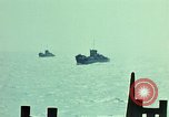 Immagine di Grandi dimensioni NEGLI STATI UNITI Landing Craft Fanteria Inghilterra, 1944, secondo 16 filmato di repertorio 65675020452