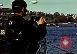 Immagine di US landing craft riuniti in una baia Inghilterra, 1944, secondo 15 filmato di repertorio 65675020453