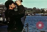 Immagine di US landing craft riuniti in una baia Inghilterra, 1944, secondo 20 filmato di repertorio 65675020453
