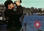 Immagine di US landing craft riuniti in una baia Inghilterra, 1944, secondo 21 filmato di repertorio 65675020453