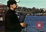 Immagine di US landing craft riuniti in una baia Inghilterra, 1944, secondo 24 filmato di repertorio 65675020453