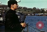 Immagine di US landing craft riuniti in una baia Inghilterra, 1944, secondo 25 filmato di repertorio 65675020453