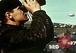 Immagine di US landing craft riuniti in una baia Inghilterra, 1944, secondo 30 filmato di repertorio 65675020453