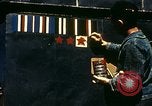 Immagine di Diversi Landing Craft Infantry preparando per sbarco in Normandia Inghilterra, 1944, secondo 33 filmato di repertorio 65675020454