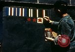 Immagine di Diversi Landing Craft Infantry preparando per sbarco in Normandia Inghilterra, 1944, secondo 34 filmato di repertorio 65675020454