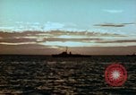 Standbild Amphibious task force Pacific Theater, 1944, aus Sekunde 26 historischem Filmmaterial Videoclip 65675020458