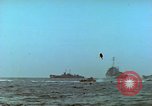 Standbild USA Amphibious Assault auf der Insel im Pazifik Pacific Theater, 1944, aus Sekunde 3 historischem Filmmaterial Videoclip 65675020459