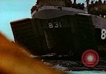 Image Landing Ship Tank Îles Mariannes du Nord, 1945, de la seconde 27 séquences d'archives historiques vidéo 65675020460