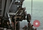 Standbild Landung Manöver United States USA, 1943, aus Sekunde 13 historischem Filmmaterial Videoclip 65675020462