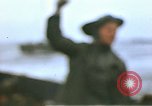 Image landing manoeuvres United States USA, 1942, de la seconde 28 séquences d'archives historiques vidéo 65675020475