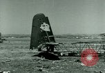 Standbild Wrack der Deutschen Messerschmitt Me 323 Gigant Flugzeug in Tunis Tunis Tunesien, 1943, aus Sekunde 10 historischem Filmmaterial Videoclip 65675020477
