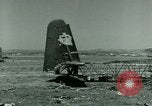 Standbild Wrack der Deutschen Messerschmitt Me 323 Gigant Flugzeug in Tunis Tunis Tunesien, 1943, aus Sekunde 13 historischem Filmmaterial Videoclip 65675020477