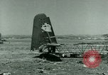 Standbild Wrack der Deutschen Messerschmitt Me 323 Gigant Flugzeug in Tunis Tunis Tunesien, 1943, aus Sekunde 23 historischem Filmmaterial Videoclip 65675020477