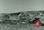 Standbild Wrack der Deutschen Messerschmitt Me 323 Gigant Flugzeug in Tunis Tunis Tunesien, 1943, aus Sekunde 50 historischem Filmmaterial Videoclip 65675020477