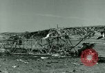 Standbild Wrack der Deutschen Messerschmitt Me 323 Gigant Flugzeug in Tunis Tunis Tunesien, 1943, aus Sekunde 53 historischem Filmmaterial Videoclip 65675020477