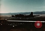 Standbild B-17-Bomber Pueblo Army Air Field Colorado USA, 1943, aus Sekunde 39 historischem Filmmaterial Videoclip 65675020484