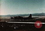 Standbild B-17-Bomber Pueblo Army Air Field Colorado USA, 1943, aus Sekunde 40 historischem Filmmaterial Videoclip 65675020484