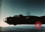 Standbild B-17-Bomber Pueblo Army Air Field Colorado USA, 1943, aus Sekunde 43 historischem Filmmaterial Videoclip 65675020484