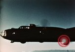 Standbild B-17-Bomber Pueblo Army Air Field Colorado USA, 1943, aus Sekunde 46 historischem Filmmaterial Videoclip 65675020484