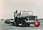 Standbild B-17-Bomber Northamptonshire England, 1943, aus Sekunde 26 historischem Filmmaterial Videoclip 65675020485