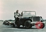 Standbild B-17-Bomber Northamptonshire England, 1943, aus Sekunde 27 historischem Filmmaterial Videoclip 65675020485