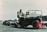 Standbild B-17-Bomber Northamptonshire England, 1943, aus Sekunde 28 historischem Filmmaterial Videoclip 65675020485
