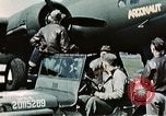 Standbild B-17-Bomber Northamptonshire England, 1943, aus Sekunde 38 historischem Filmmaterial Videoclip 65675020485