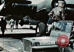 Standbild B-17-Bomber Northamptonshire England, 1943, aus Sekunde 41 historischem Filmmaterial Videoclip 65675020485