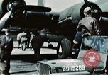 Standbild B-17-Bomber Northamptonshire England, 1943, aus Sekunde 45 historischem Filmmaterial Videoclip 65675020485