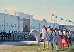 Image Français cavaliers Rabat Maroc, 1942, de la seconde 21 séquences d'archives historiques vidéo 65675020490