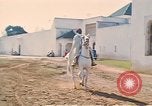Image Français cavaliers Rabat Maroc, 1942, de la seconde 22 séquences d'archives historiques vidéo 65675020490
