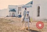 Image Français cavaliers Rabat Maroc, 1942, de la seconde 23 séquences d'archives historiques vidéo 65675020490